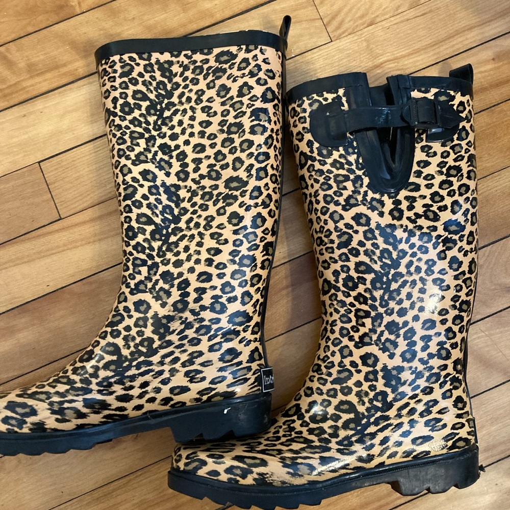 Cheetah leopard print rain boots